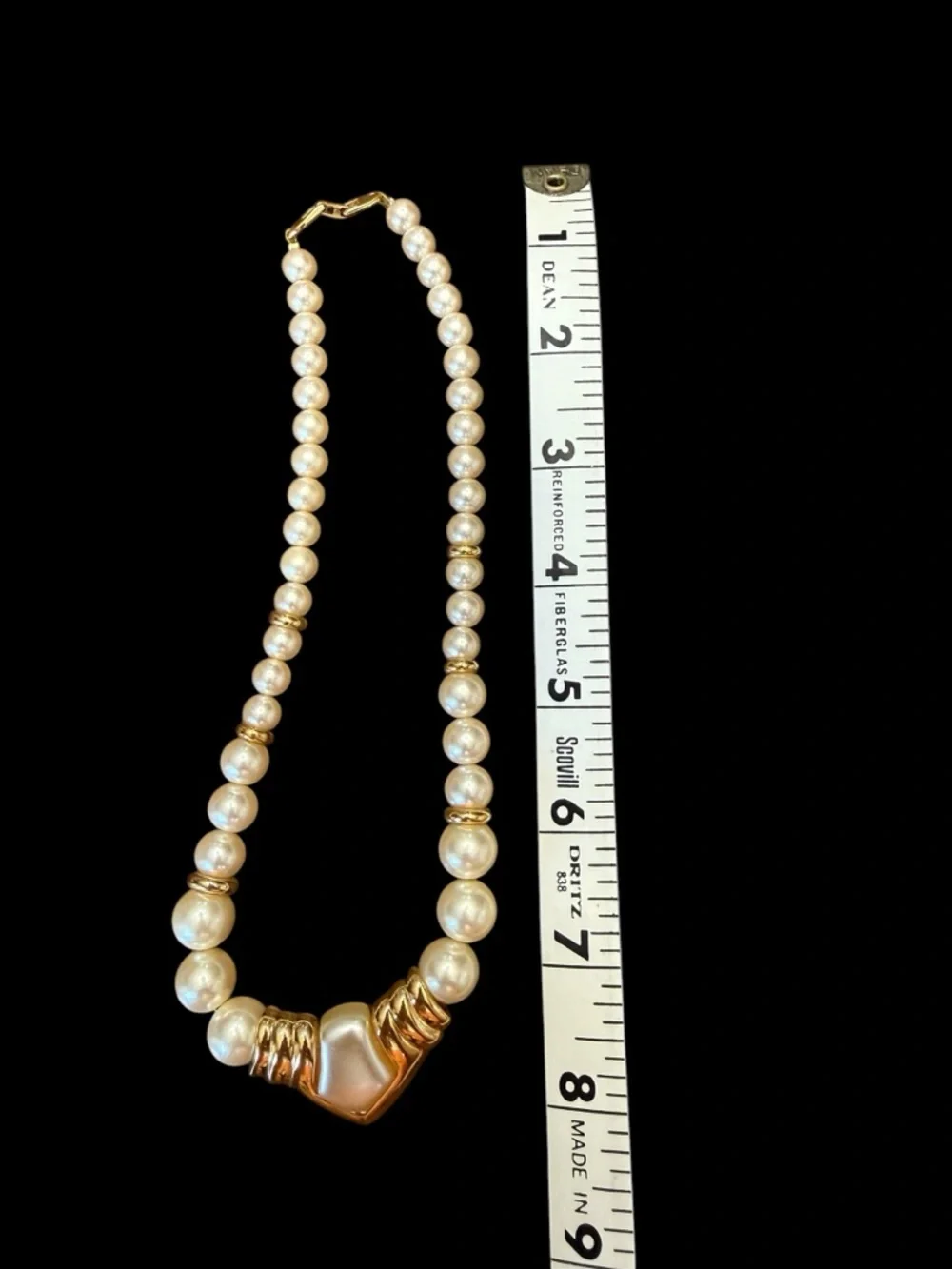 Vintage 1980s Napier Faux Pearl Chevron Shield Choker Necklace 16